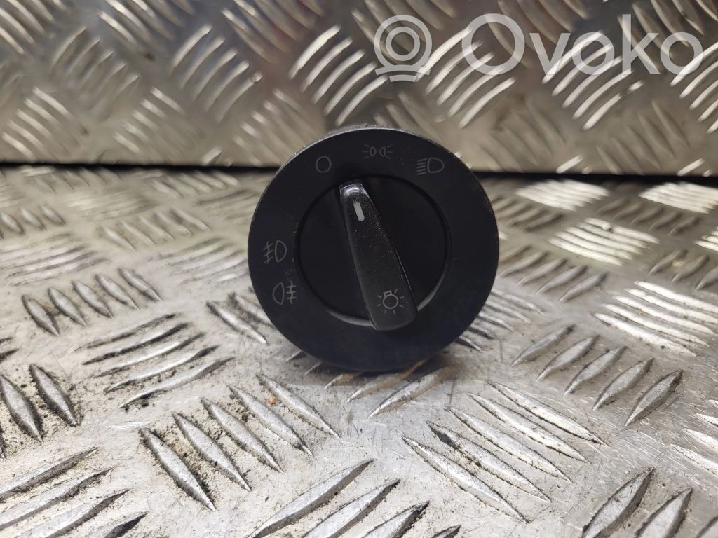 Skoda Octavia Mk1 (1U) Light switch 