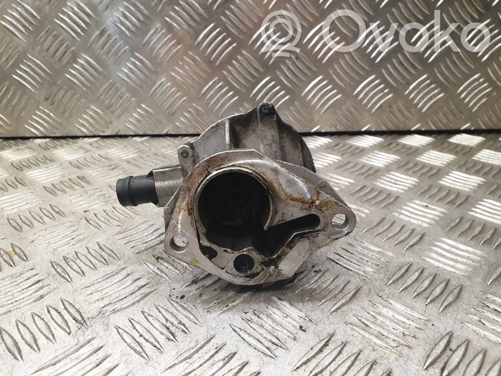 Nissan Almera N16 Bomba de vacío 