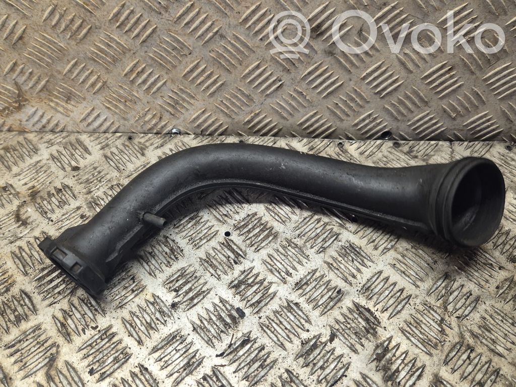 Volkswagen PASSAT B7 Intercooler hose/pipe 