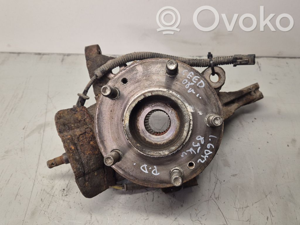 Front wheel hub