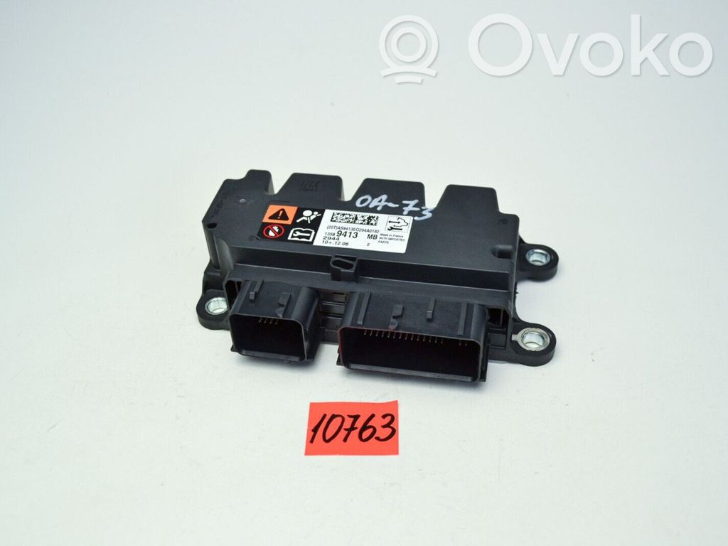 Opel Astra J Airbag control unit/module 