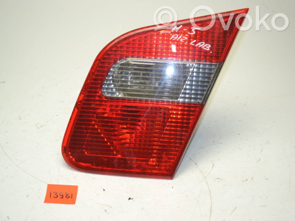 Mitsubishi Carisma Lampy tylnej klapy bagażnika 