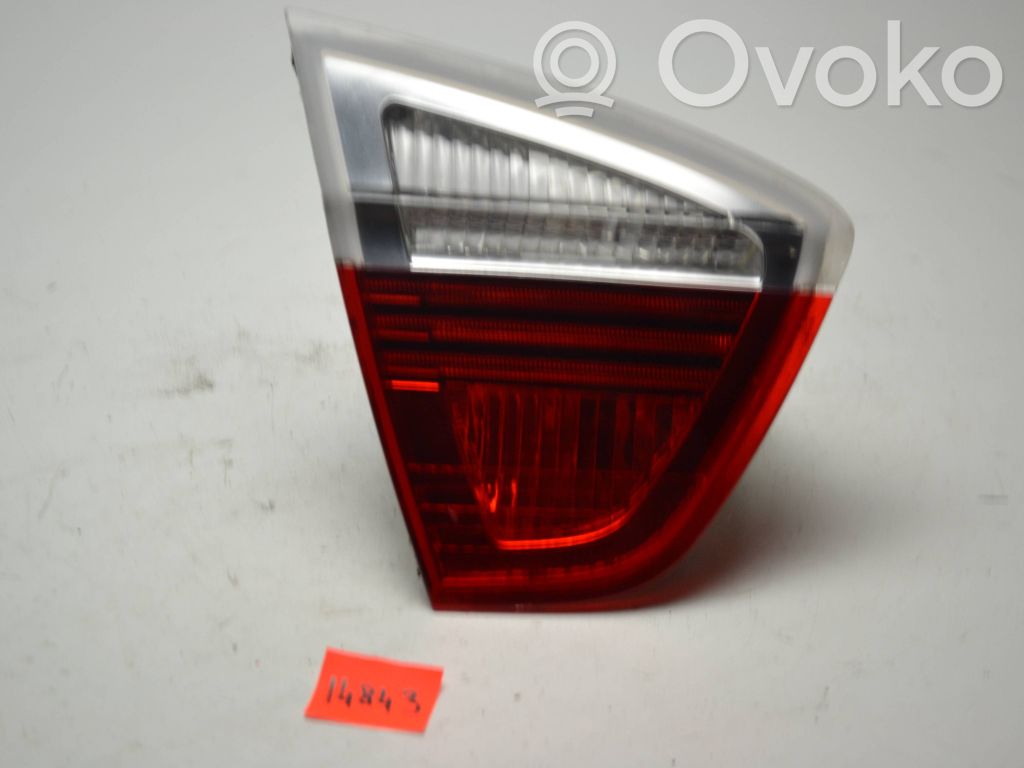 Tailgate rear/tail lights   6937459