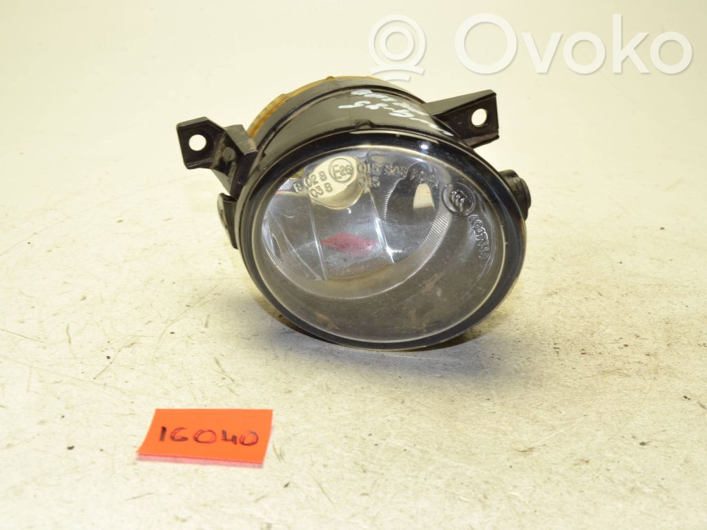 Volkswagen Golf V Front fog light 