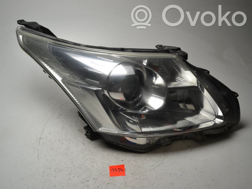 Toyota Avensis T270 Headlight/headlamp 