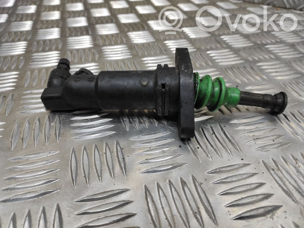 Volkswagen Golf IV Kytkimen apusylinteri 