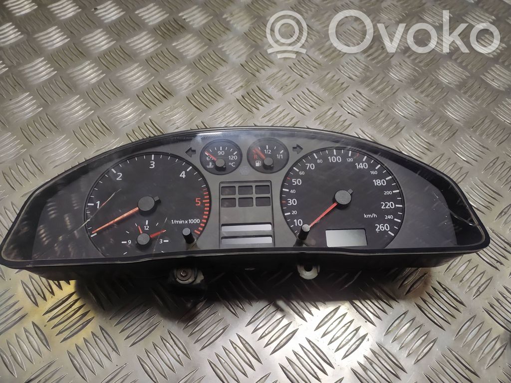 Audi A4 S4 B5 8D Speedometer (instrument cluster) 