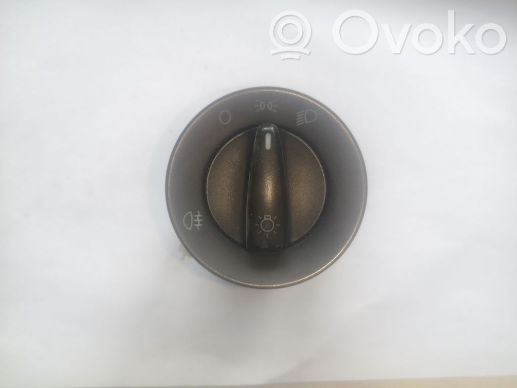 Skoda Fabia Mk2 (5J) Light switch 