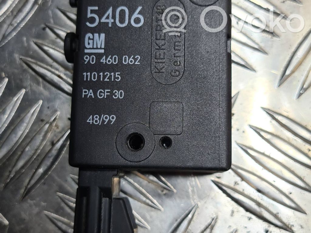 Opel Vectra B Motorino del tappo del serbatoio del carburante 