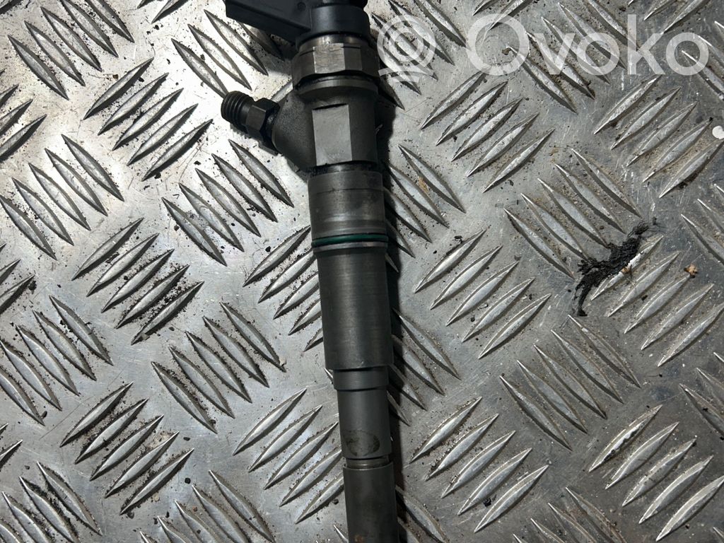 Fuel injector   7788609,7789670