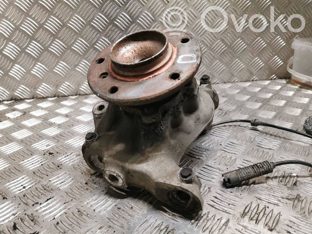 Front wheel hub   6764444,12201210
