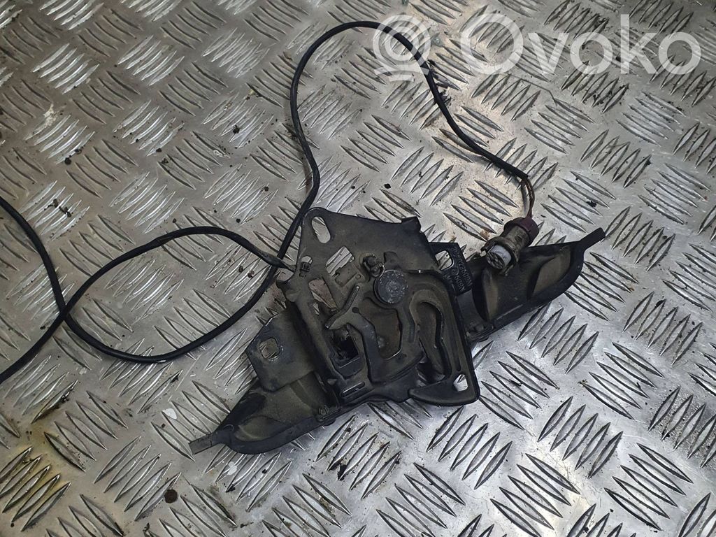 Volkswagen PASSAT B5 Engine bonnet/hood lock/catch 