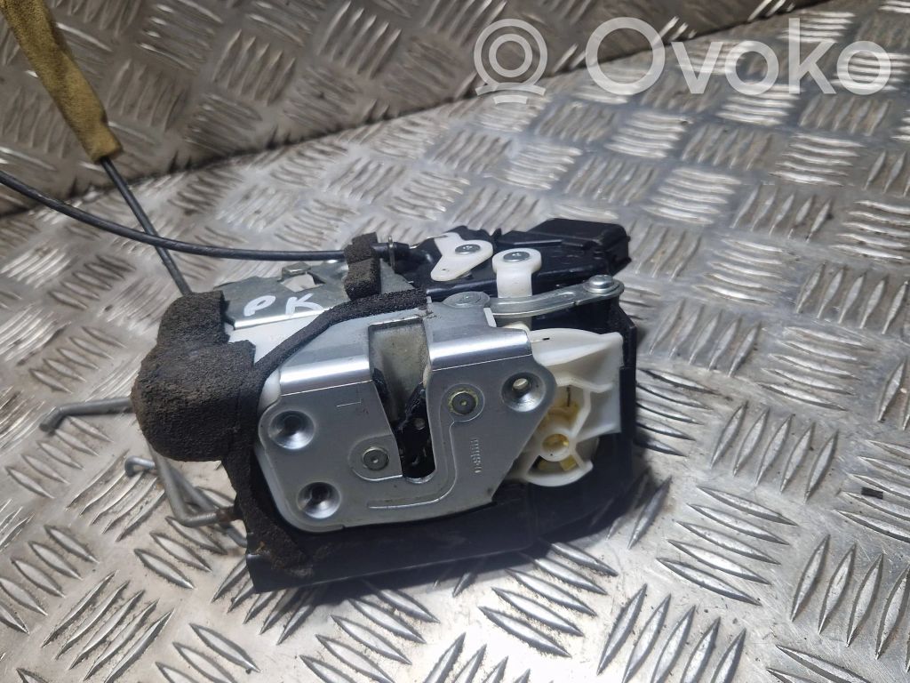 Mazda 5 Front door lock 