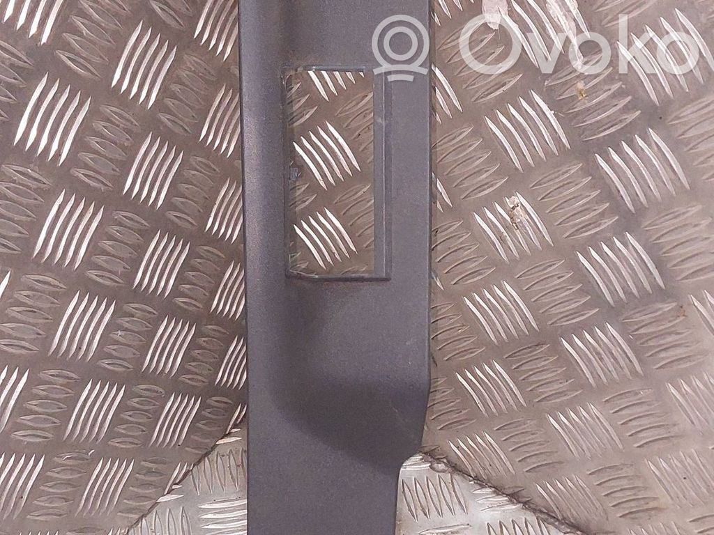 Opel Astra H Osłona rygla zamka klapy tylnej 