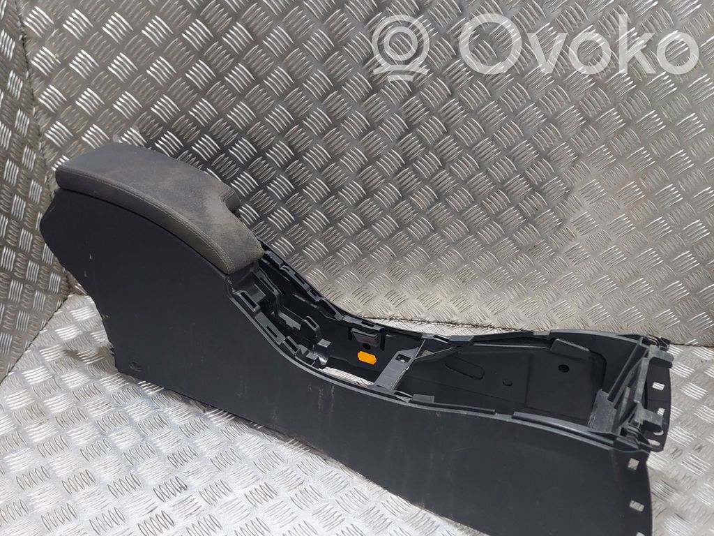 Renault Megane III Armrest 