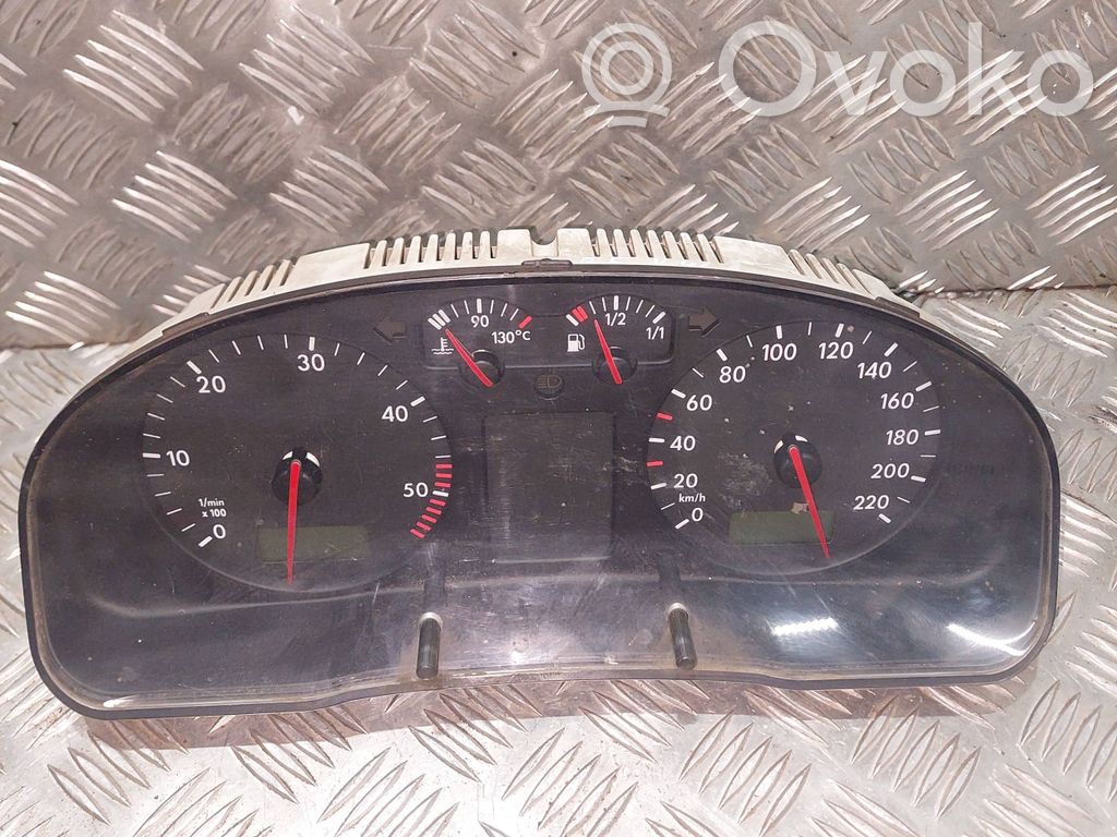 Volkswagen PASSAT B5 Speedometer (instrument cluster) 