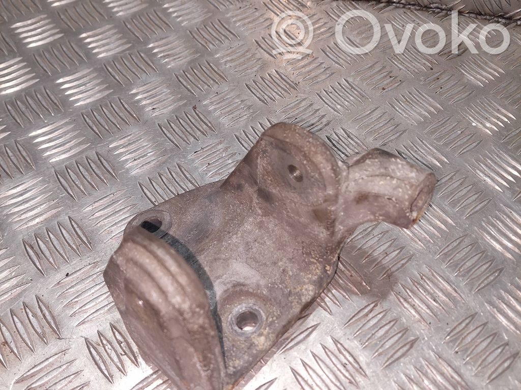 Engine mounting bracket   05085513AC