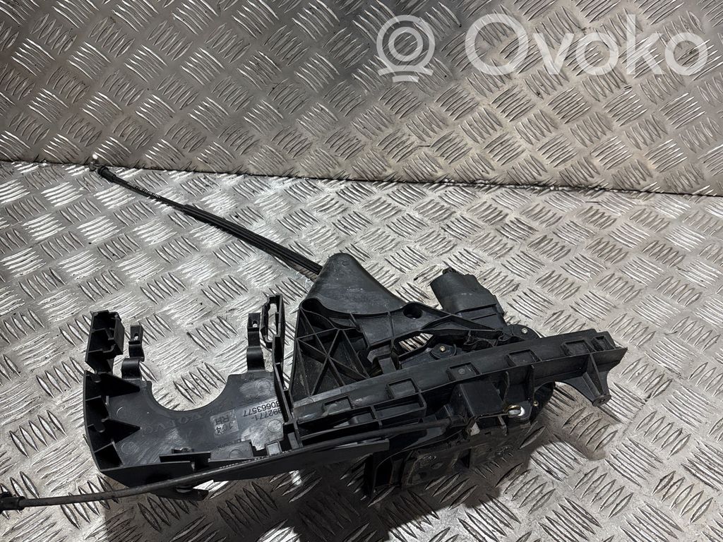 Volvo V50 Priekšpusē slēdzene 