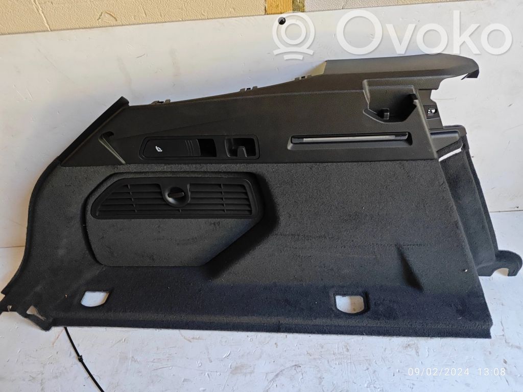 Audi e-tron Tailgate trim 