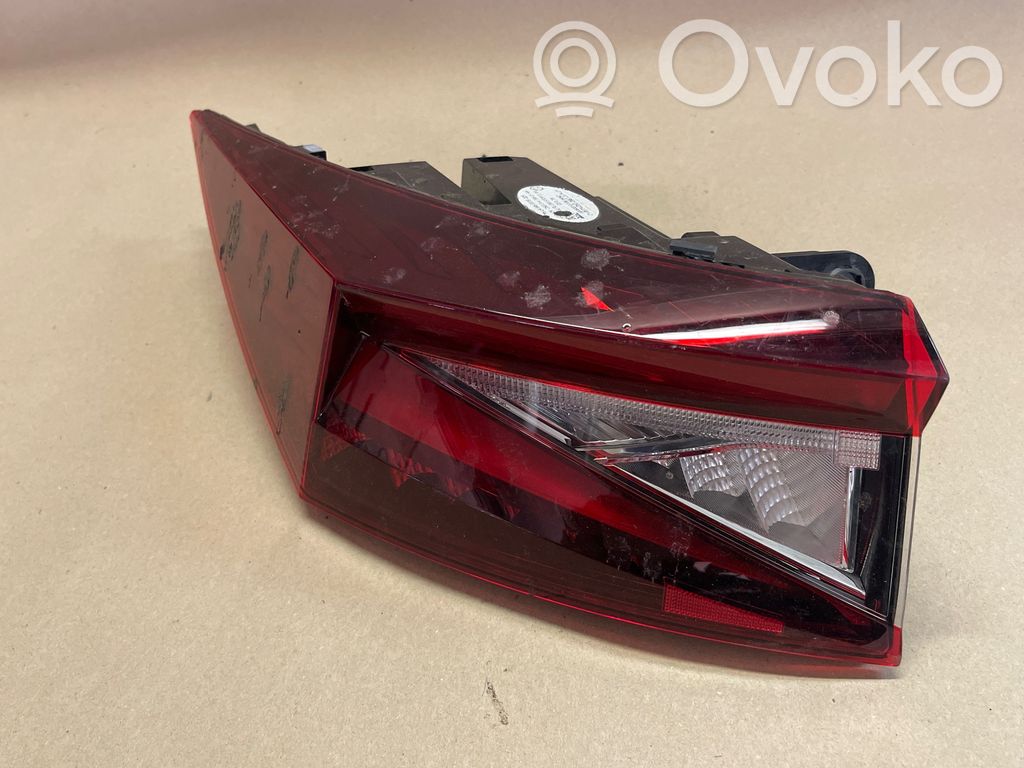 Lampa tylna   5LA945207E,00083310,2SD01478501