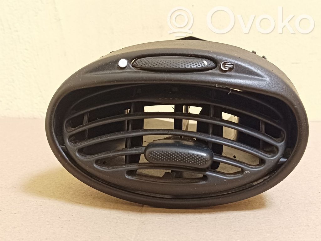 Ford Focus Sānu gaisa režģis 