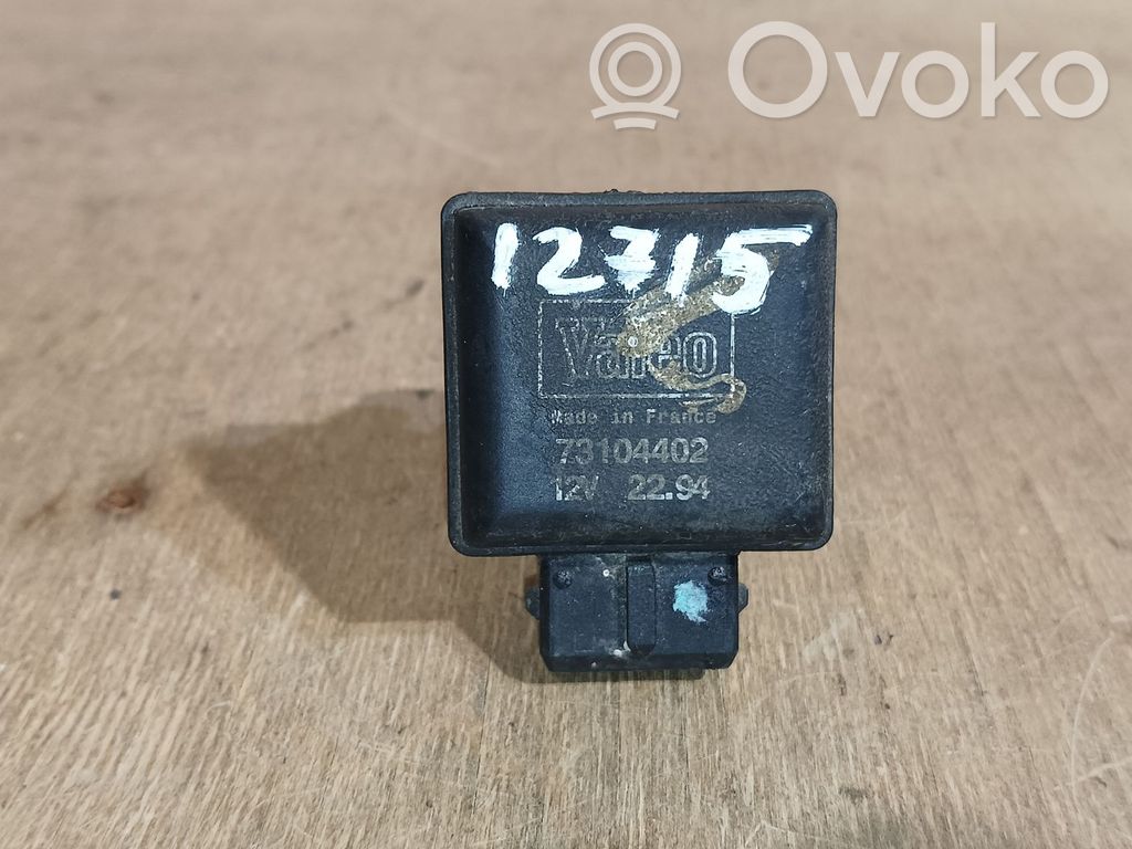 Peugeot 405 Coolant level sensor 