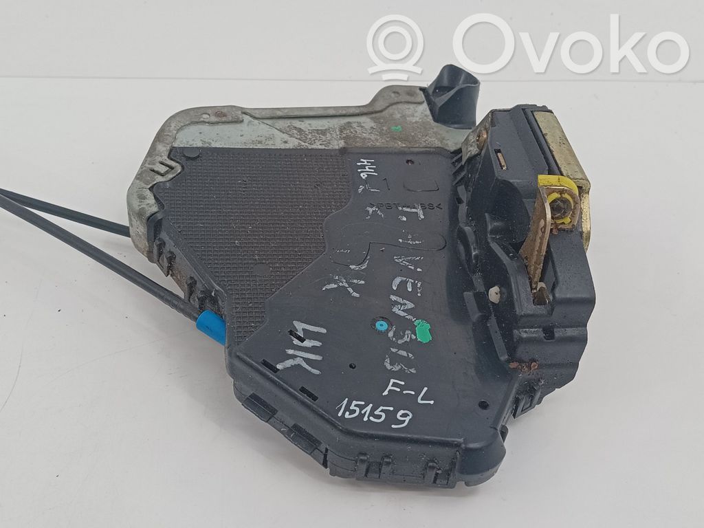 Toyota Avensis T250 Front door lock 