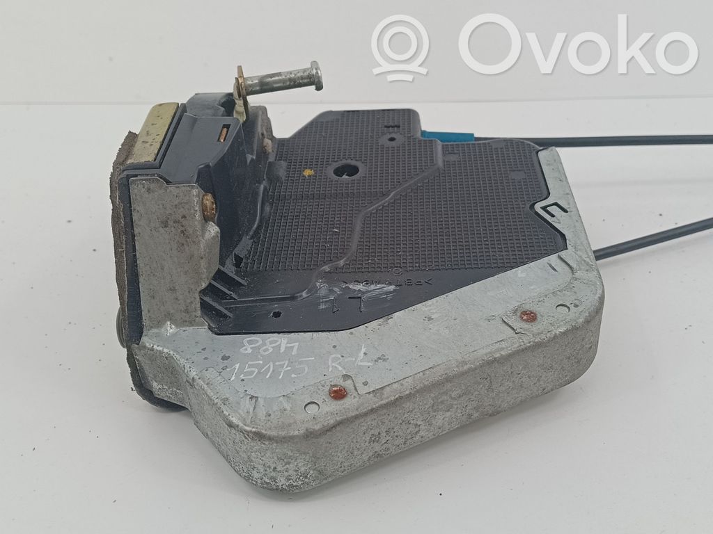 Toyota Avensis T250 Rear door lock 