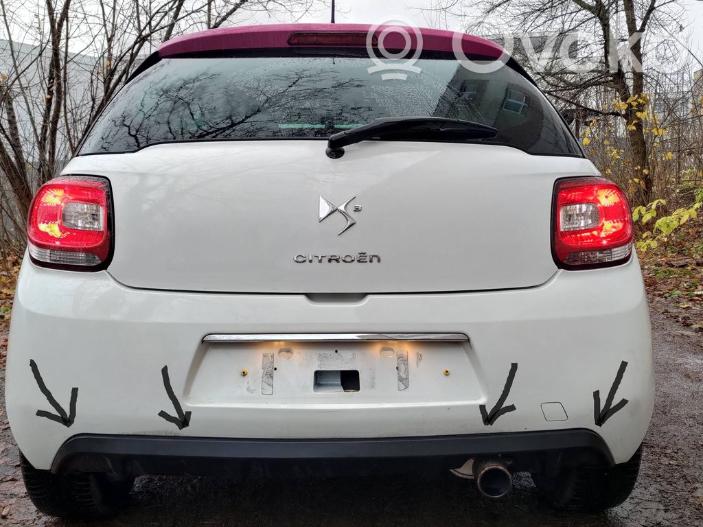 Citroen DS3 Moldura inferior del parachoques trasero 