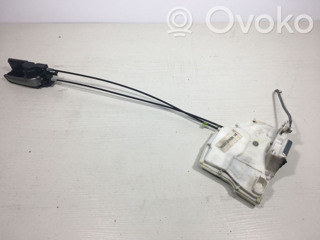 Opel Agila B Front door lock 