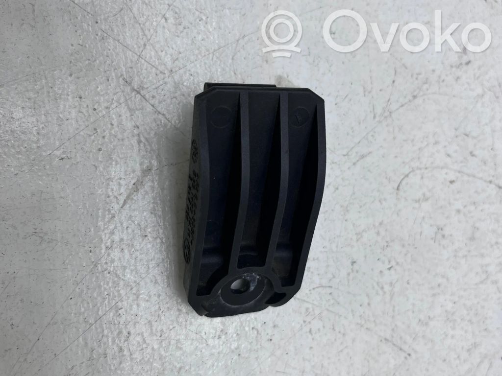BMW 5 E39 Radiator support slam panel bracket 