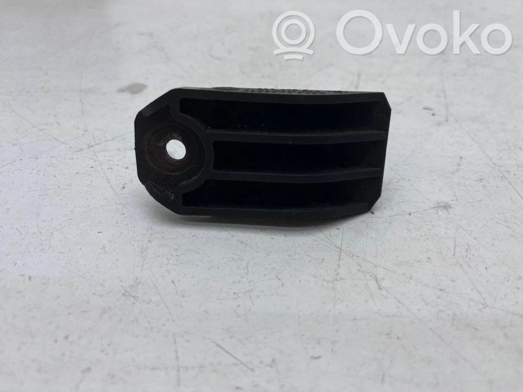 BMW 5 E39 Radiator support slam panel bracket 
