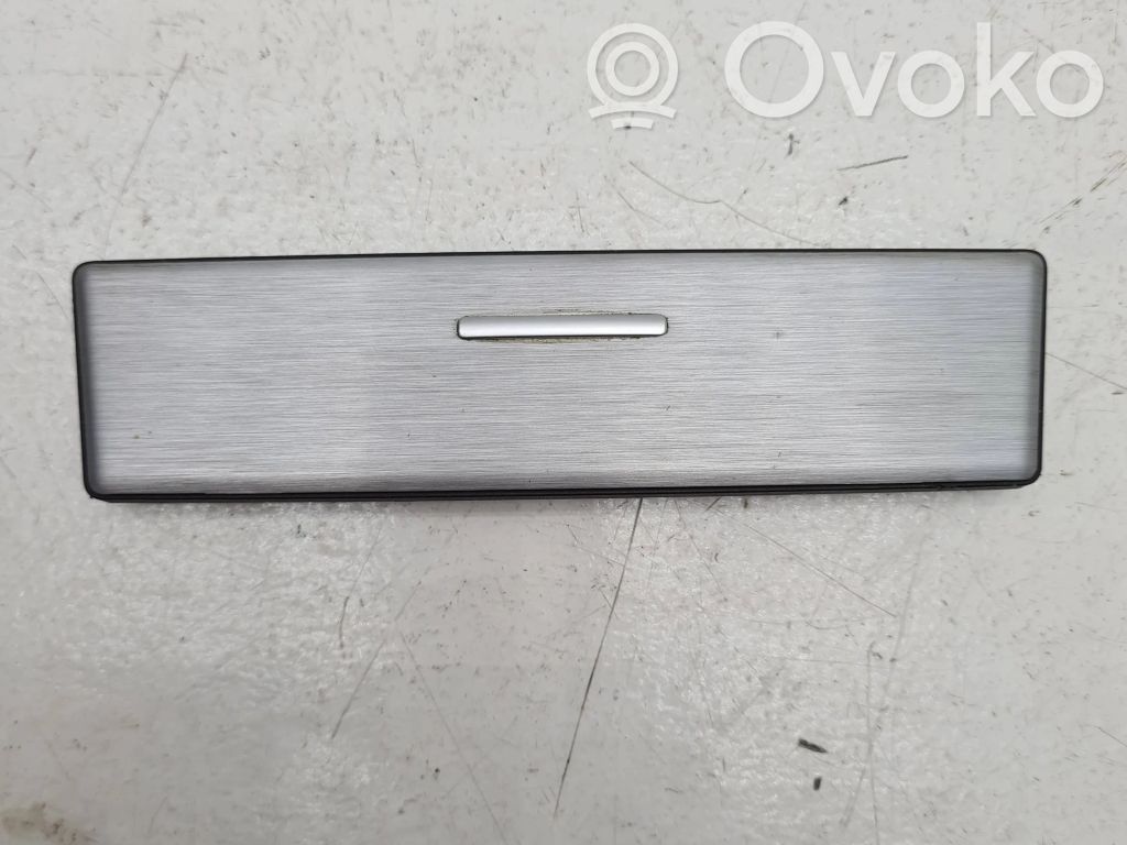 BMW 5 E60 E61 Otros repuestos del interior 