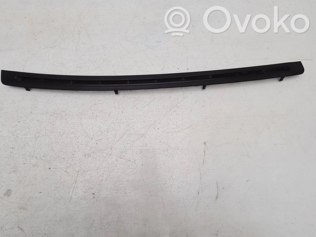 BMW 3 E36 Kita salono detalė 
