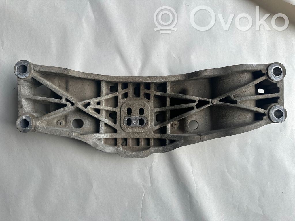 Dodge Challenger Gearbox mounting bracket 