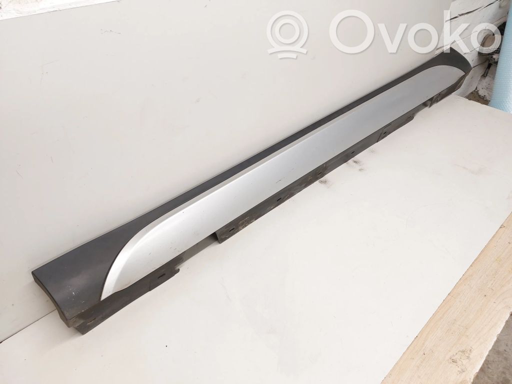 BMW X1 E84 Sill 