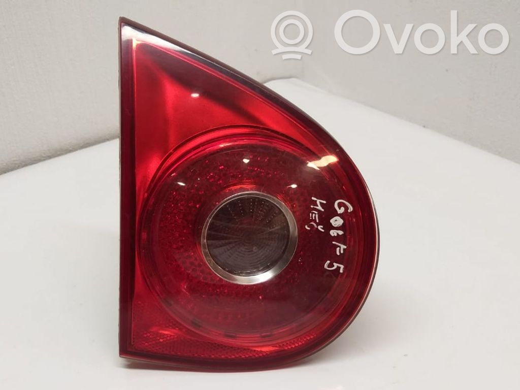 Volkswagen Golf V Lampy tylnej klapy bagażnika 