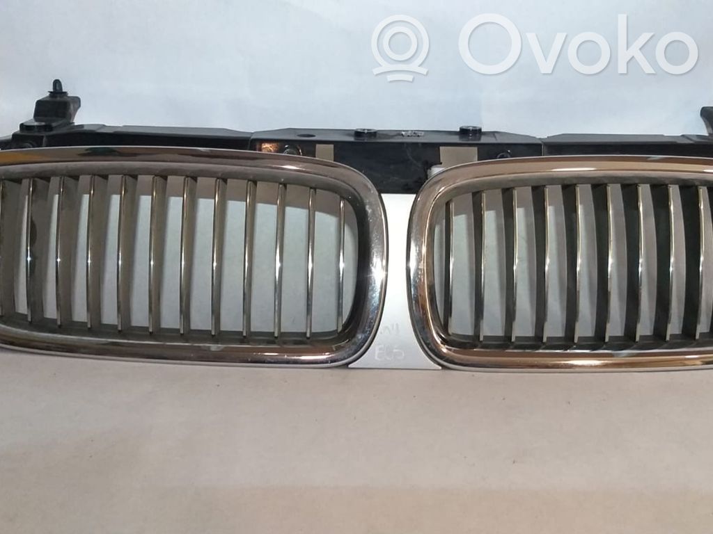 BMW 7 E65 E66 Rejilla superior del radiador del parachoques delantero 