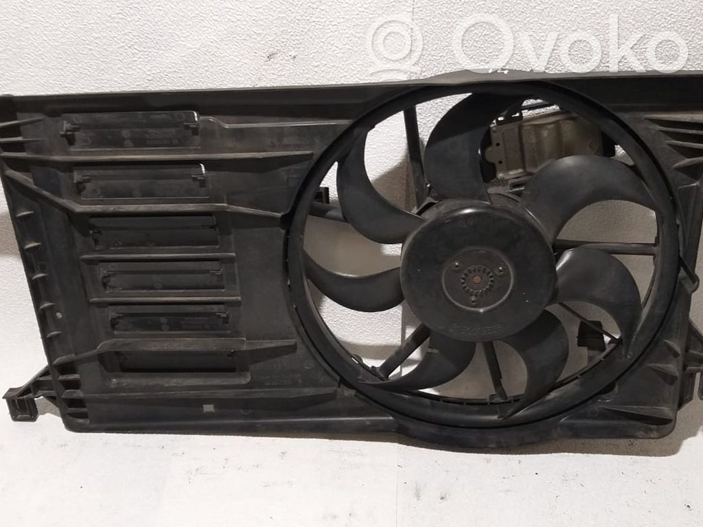 Mazda 3 II Ventilator electric răcire radiator 