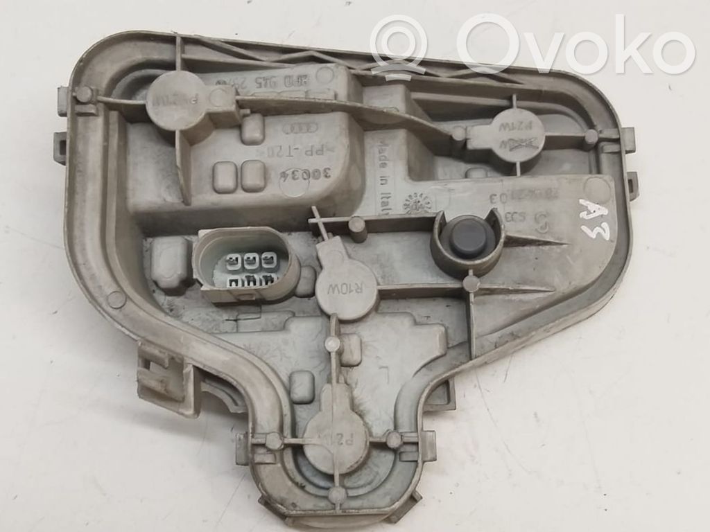 Audi A3 S3 8P Wkład lampy tylnej 