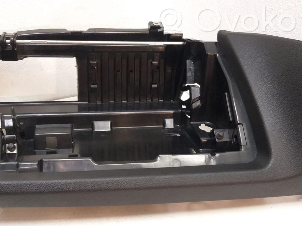 Dashboard storage box/compartment   698268109,20080911