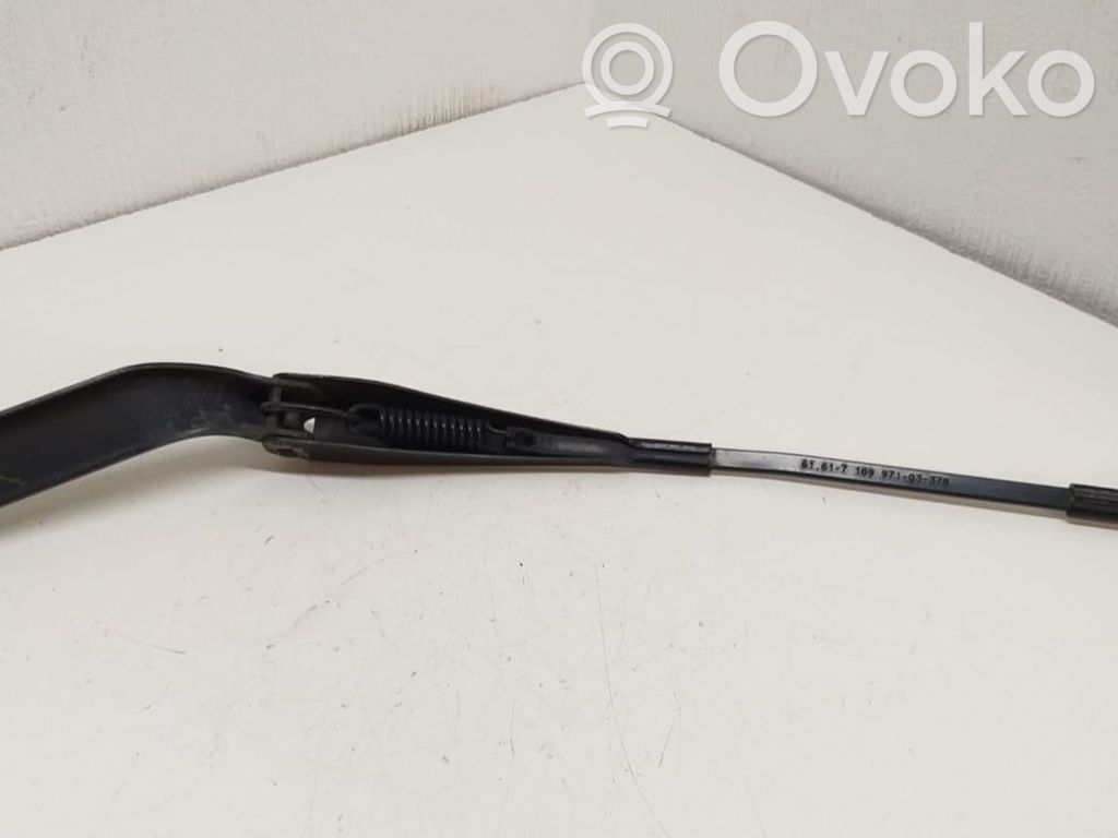 BMW 1 E81 E87 Brazo del limpiaparabrisas delantero 