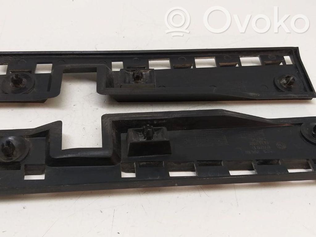 BMW 1 E81 E87 Garniture de marche-pieds / jupe latérale 