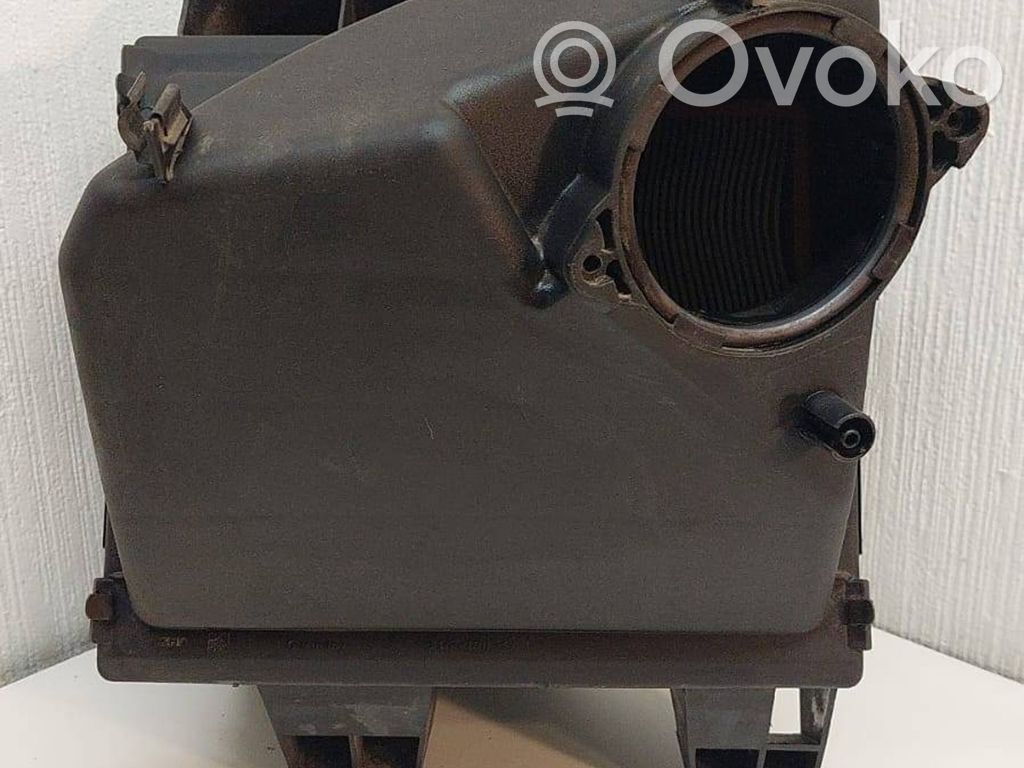 Audi A6 S6 C5 4B Oro filtro dėžė 