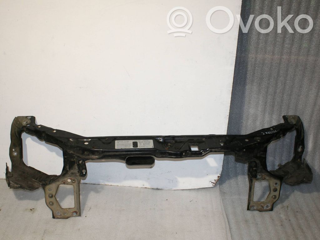 Opel Vectra C Pas przedni 