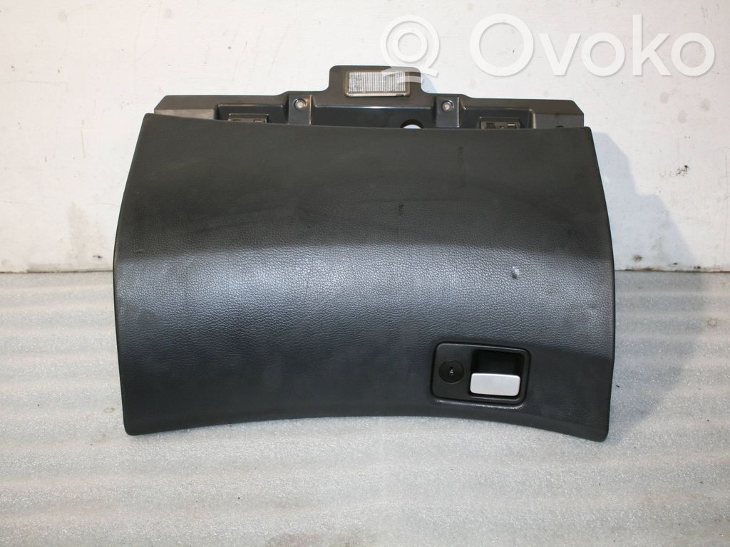 Volvo S80 Glove box 