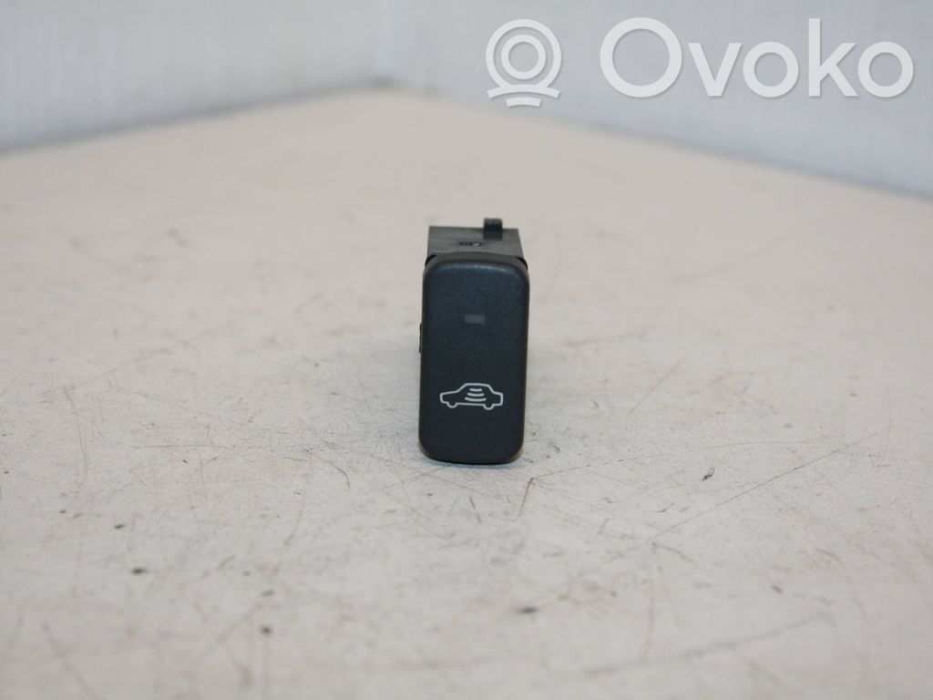 Volvo S40, V40 Alarm switch 