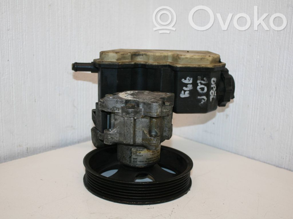 Opel Vectra B Ohjaustehostimen pumppu 