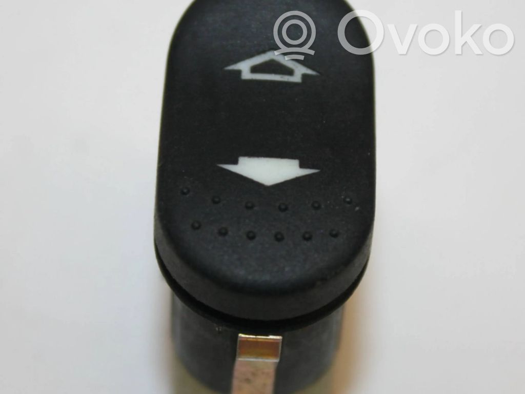 Electric window control switch   14529CB,14529CB,03162701,98677