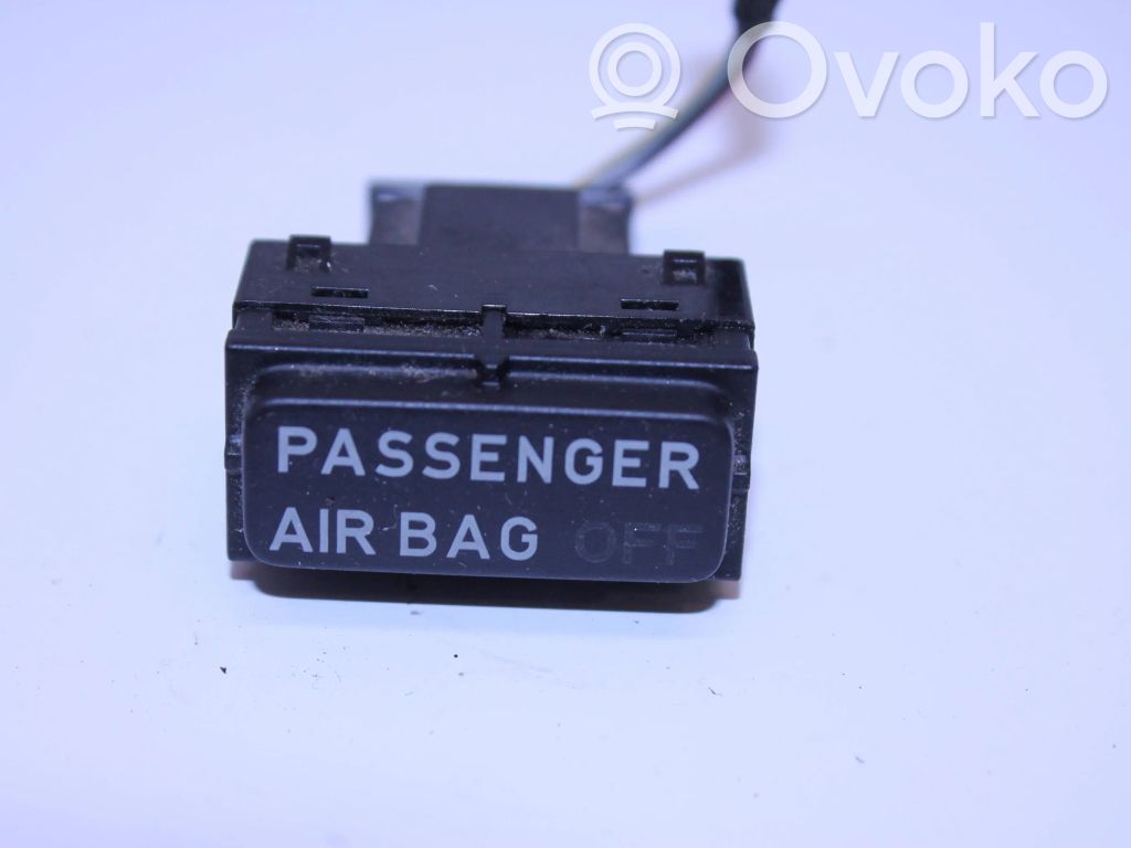 Volkswagen Golf V Wyłącznik poduszki powietrznej Airbag pasażera 